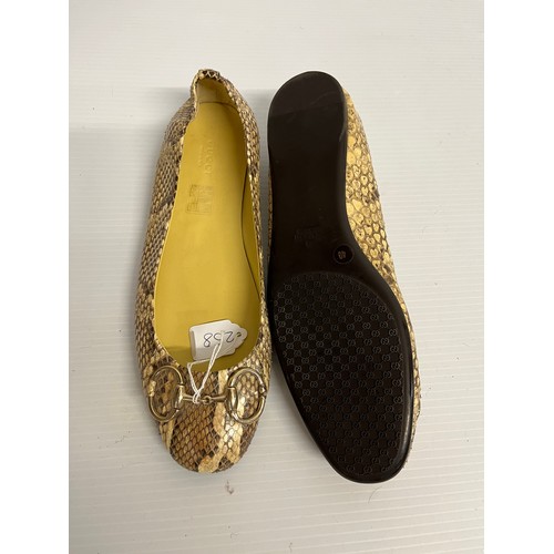 258 - Five pairs shoes, including Chanel, Christian Dior, Jimmy Choo and Gucci, all in used condition, see... 