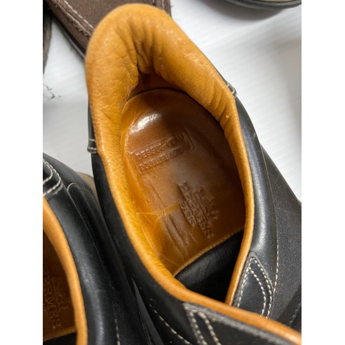 259 - Vintage and modern Shoes: 14 pairs, including 8 pairs of Hermes, Charles Jourdan, Tods, all in used ... 