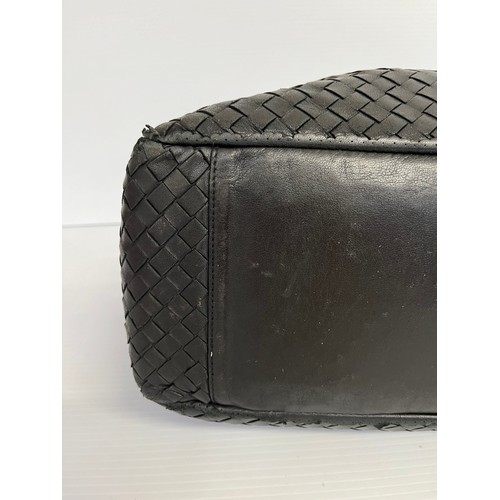 274 - BOTTEGA VENETA black handbag, numbered 152580V11801000, in used condition with some wear, see all im... 