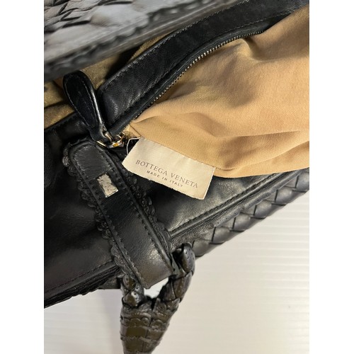 274 - BOTTEGA VENETA black handbag, numbered 152580V11801000, in used condition with some wear, see all im... 