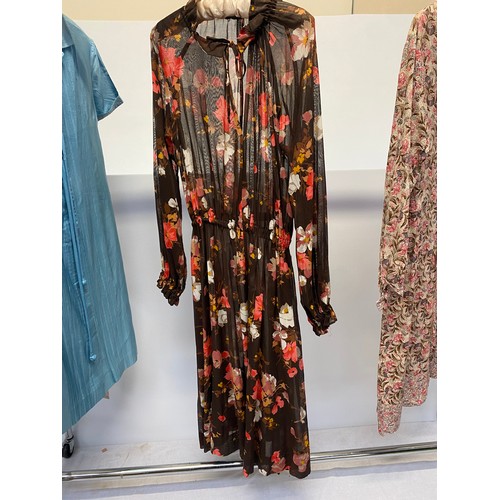 311 - Four vintage dresses and two tops to include Fiona Brown for Spectrum, floral dress; Caroline Butler... 