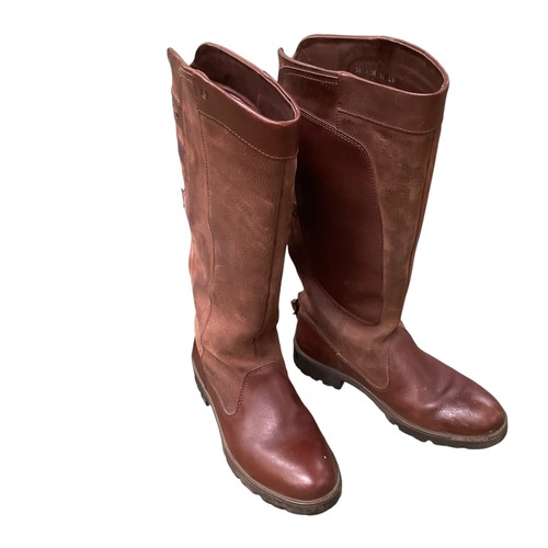 178 - A pair of Dubarry boots, approx size 5, with original box (hardly used, little wear)