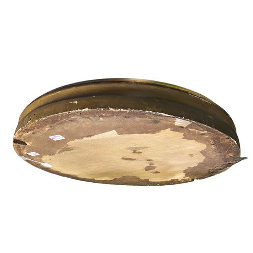 647 - A giltwood convex wall mirror, early C19th, 77cm diameter