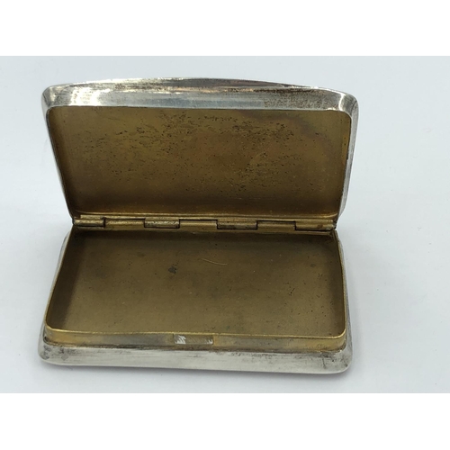 54 - A Continental 800S marked silver snuff box with gilt interior and enamelled horse head decoration to... 