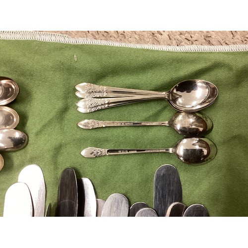 8 - A 12 person canteen of silver plated cutlery together with other boxed silver plated items.