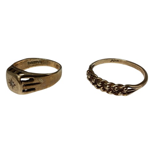 26 - Two 9ct  gold rings. Size O/T. Weight: 6.5g.