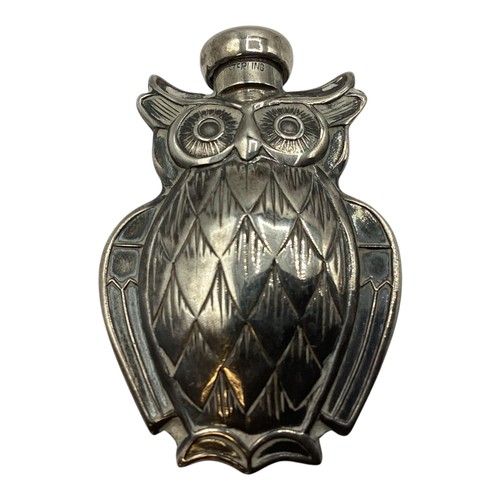 33 - A Tiffany & Co sterling  Silver scent bottle in the form of an owl. Marked Tiffany & Co Sterling. Or... 