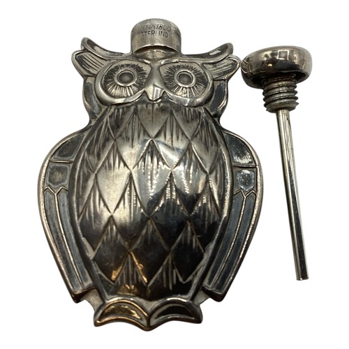 33 - A Tiffany & Co sterling  Silver scent bottle in the form of an owl. Marked Tiffany & Co Sterling. Or... 