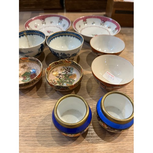 213 - A mixed collection of items to include a cloisonné style charger, two Derby style bowls, Japanese an... 