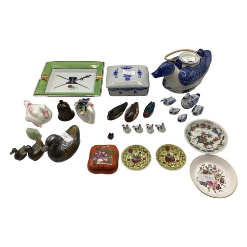 239 - A mixed collection of various ceramics to include a Chinese tea pot ; lidded box , delft style ducks... 