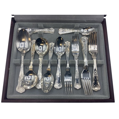 19 - A Boxed canteen of cutlery Kings Royal Pattern by Viners. Six person 44 piece canteen in a teak effe... 