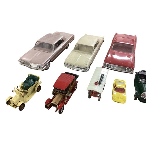 202 - A collection of vintage toy cars. Matchbox Lesney, JQ-Han etc.