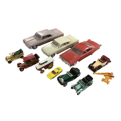 202 - A collection of vintage toy cars. Matchbox Lesney, JQ-Han etc.