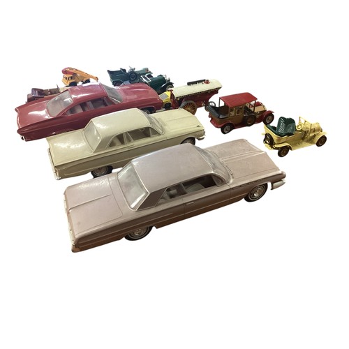 202 - A collection of vintage toy cars. Matchbox Lesney, JQ-Han etc.