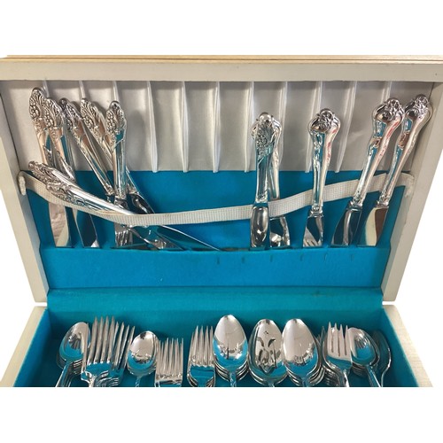 18 - A silver plated boxed canteen of cutlery together with other boxed cutlery sets , two small hip flas... 