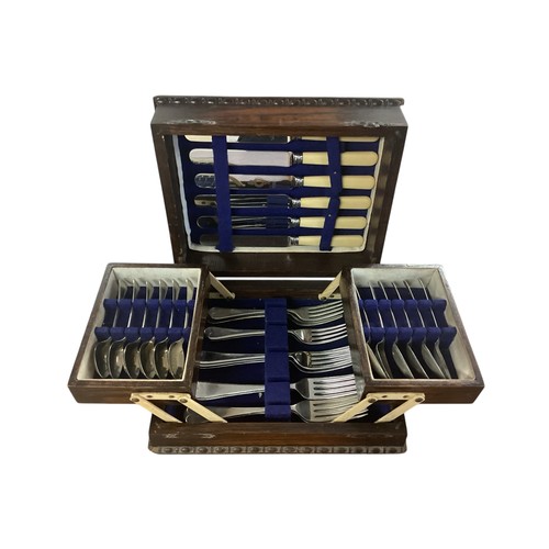 13 - A collection of silver plated wares to include boxed cutlery sets, a large silver plated tray etc. s... 