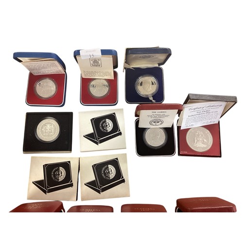 15 - A large collection of boxed Franklin Mint commemorative World coinage to include Cayman Island , Sie... 