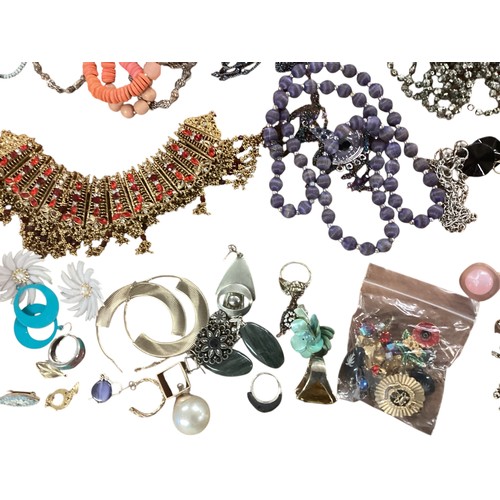 22 - A large collection of costume and high street jewellery (quantity)