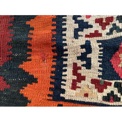 375 - A Kelim rug, see photos for details, 148 cm x 216 cm. Condition fair.