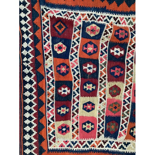 375 - A Kelim rug, see photos for details, 148 cm x 216 cm. Condition fair.