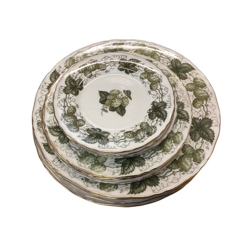 107 - A quantity of china to include: the Royal Worcester Hop, green leaf design part dinner/coffee/ tea s... 