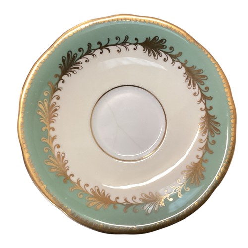 107 - A quantity of china to include: the Royal Worcester Hop, green leaf design part dinner/coffee/ tea s... 