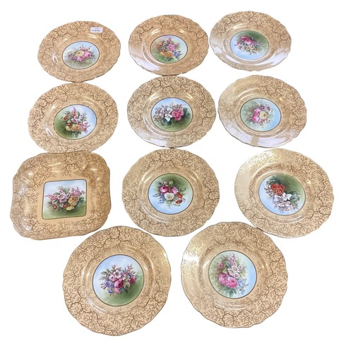 107 - A quantity of china to include: the Royal Worcester Hop, green leaf design part dinner/coffee/ tea s... 