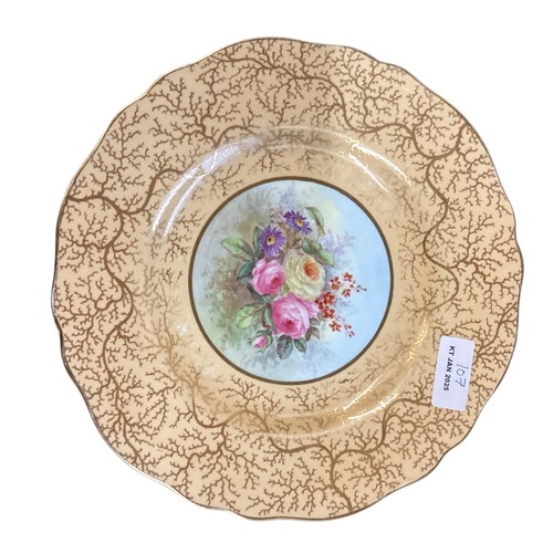 107 - A quantity of china to include: the Royal Worcester Hop, green leaf design part dinner/coffee/ tea s... 