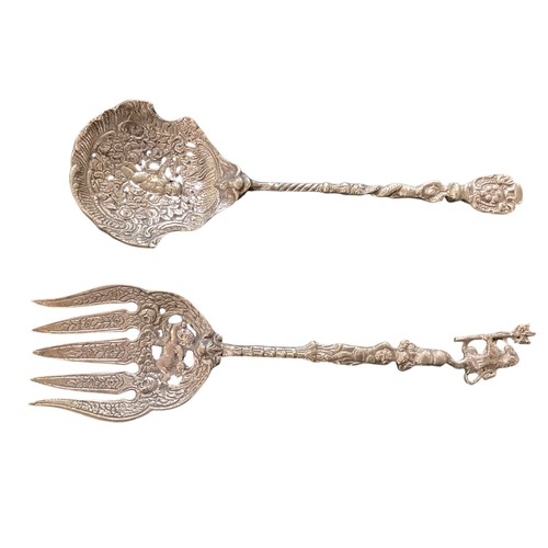 81 - A quantity of cased flatware, to include a cased set of silver apostle teaspoons, a mother of pearl ... 