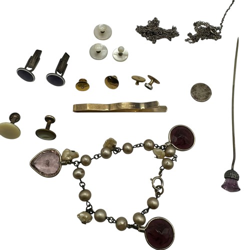 42 - A quantity of items to include a pearl stick pin, in a box marked Heming & Co, 28 Conduit Street, Lo... 