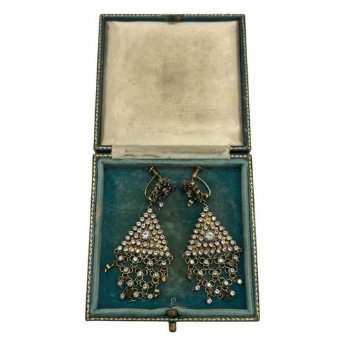 47 - A pair of costume jewellery chandelier earrings, with screw clip backs