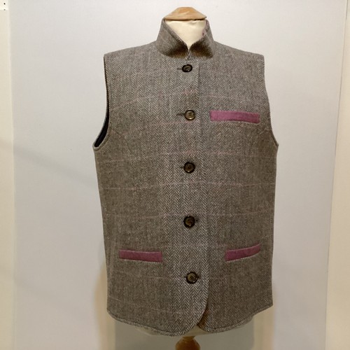 123 - Peter James,  Harris Tweed gilet with Nero collar and purple trim to collar, pockets, 100% wool made... 