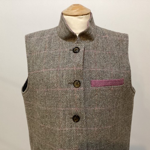 123 - Peter James,  Harris Tweed gilet with Nero collar and purple trim to collar, pockets, 100% wool made... 