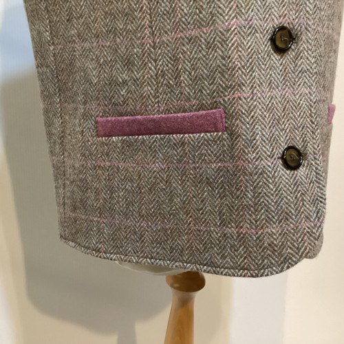 123 - Peter James,  Harris Tweed gilet with Nero collar and purple trim to collar, pockets, 100% wool made... 