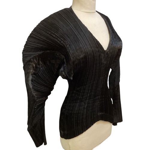 153 - ISSEY MIYAKE a black pleated top, ISSEY MIYAKE PLEATS PLEASE gold long cardigan coat, MASHIAH pleate... 