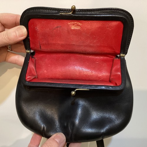 70 - A quantity of early GUCCI handbags and purses, in brown and black leather, some with wear, see all p... 