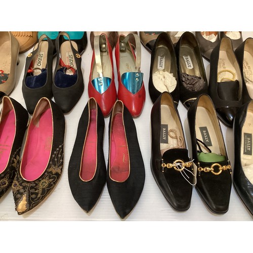 65 - A quantity of ladies shoes, various sizes 36-37,  all in used condition, see all photos for details.