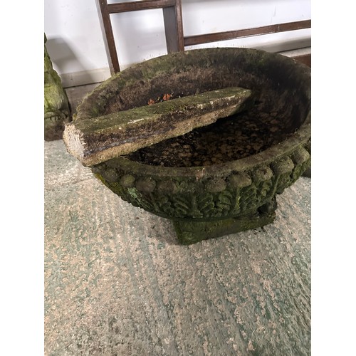 625 - A quantity of stoneware style garden items to include a good pair of circular rivetted planters, sta... 