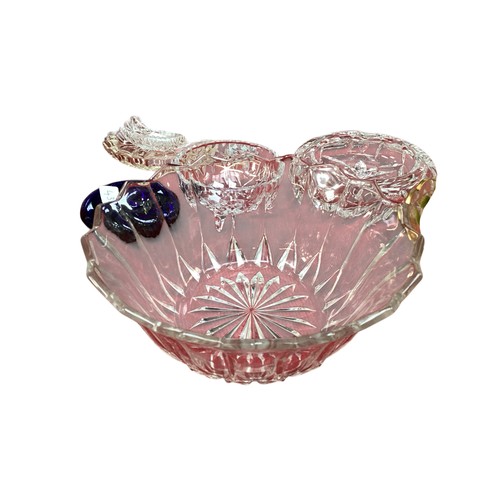 432 - A quantity of glass decanters, vases etc.  please note this is not pink glass, it is clear.  photos ... 