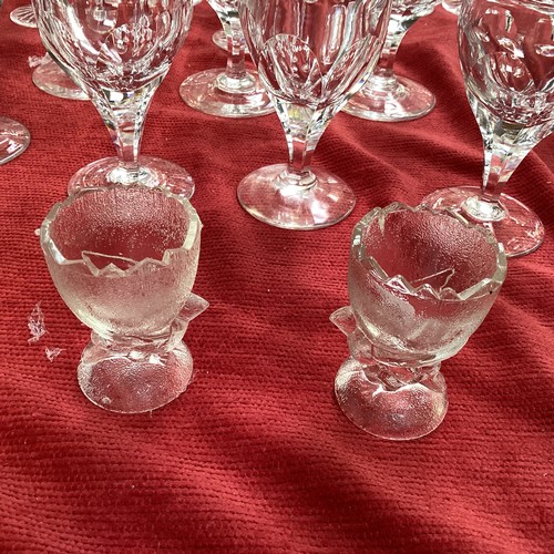 433 - A quantity of good drinking glasses, including tumblers, wine glasses etc.