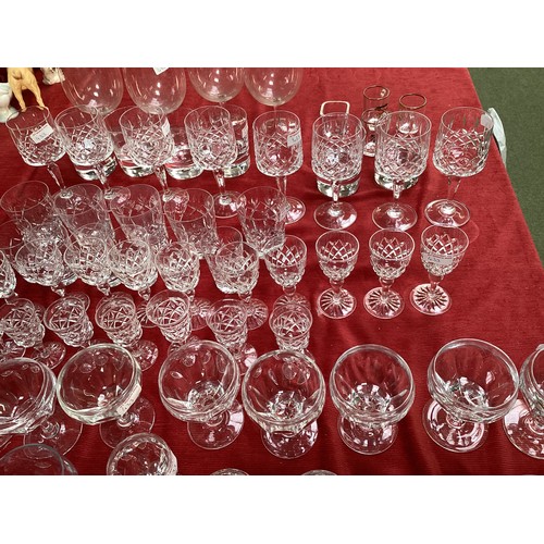 433 - A quantity of good drinking glasses, including tumblers, wine glasses etc.