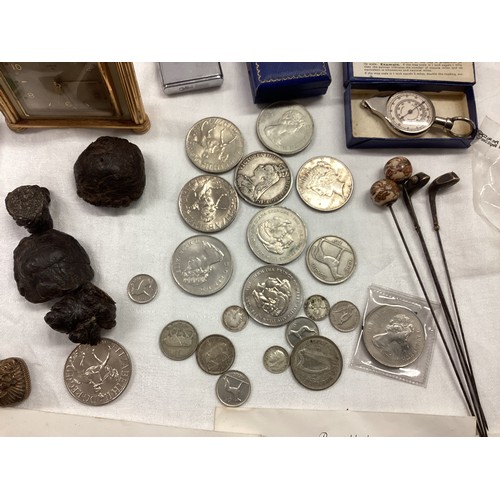 343 - A quantity of coins and commemorative coins from the C20th, including The Ramsbury Recreation Centre... 