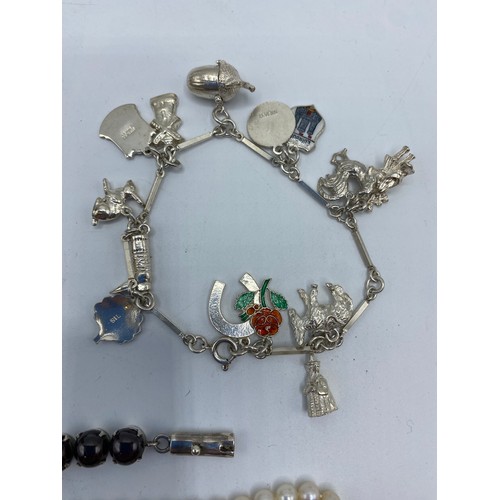 335 - A quantity of silver and white metal jewellery and items.