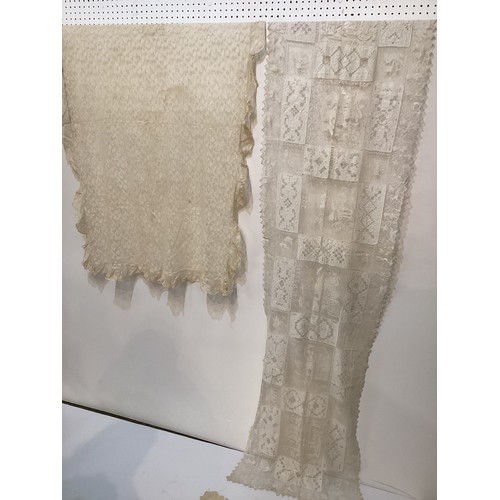 213 - A quantity of good C19th and later Lace table cloths, other lace and other linen, with good Provenan... 