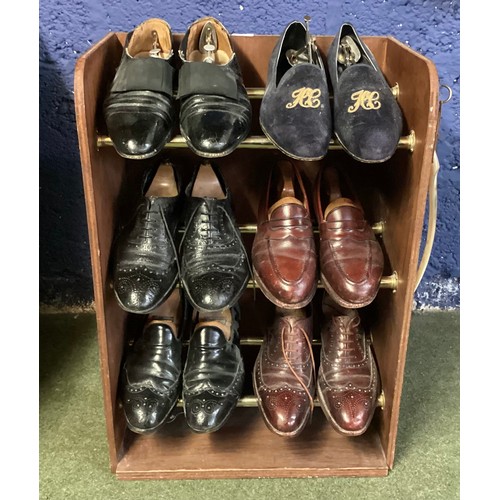 248 - Six pairs of shoes with a shoe rack for six pairs - to include, Brown loafers, black brogues, brown ... 