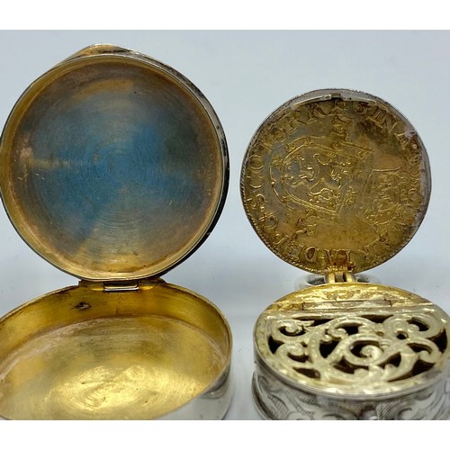 A white and yellow metal coin set vinaigrette. Set with a Scottish ...