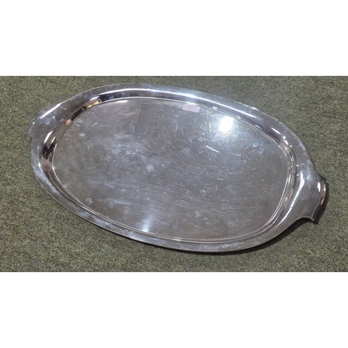 5 - A sterling silver oval tray. 60 cm x 37 cm.  2018g. Elkington & Co Birmingham 1931