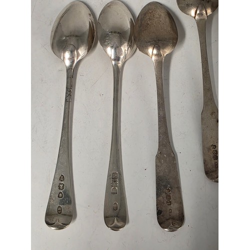 33 - A collection of sterling silver tea spoons with two sterling napkin rings 178 g