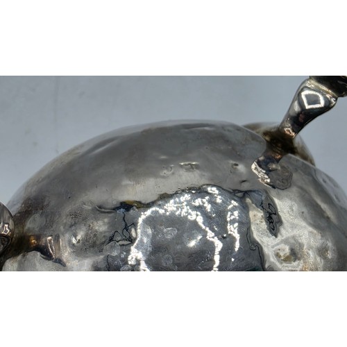 46 - Three sterling silver sauce boats Various dates and makers. 469g.