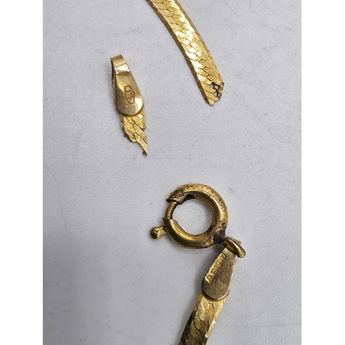 52 - A 9ct gold flat fancy link necklace 39cm. 2.6g.